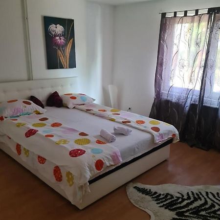 شقة Apartman City توزلا المظهر الخارجي الصورة