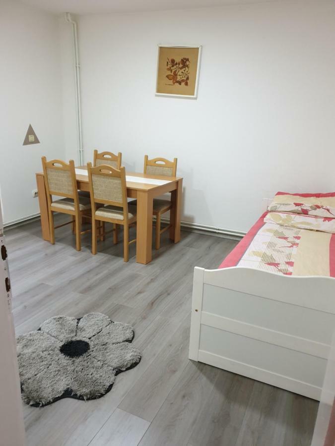 شقة Apartman City توزلا المظهر الخارجي الصورة